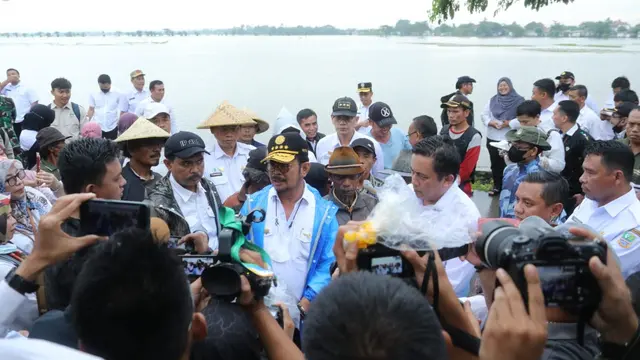 Mentan SYL Minta Dilakukan Percepatan Pemulihan saat Tinjau Sawah Banjir di Kabupaten Bekasi