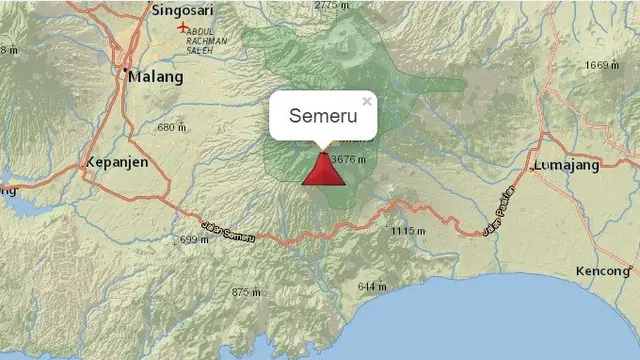 Gunung Semeru kembali erupsi dan mengeluarkan lava panas. (Istimewa)