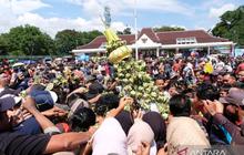 Gerebeg Ketupat Magelang: Simbol Eratnya Hubungan Pemkab dan Masyarakat