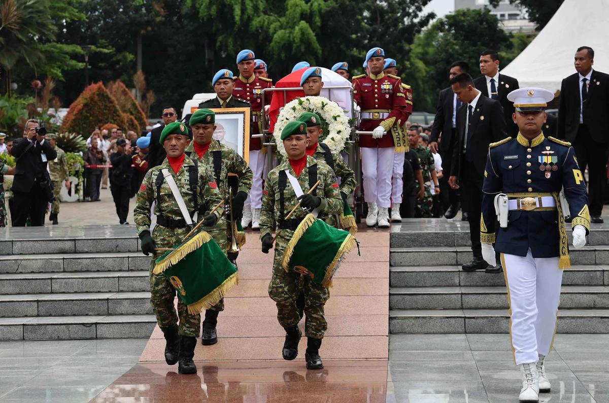 FOTO: Pemakaman Try Sutrisno