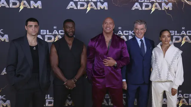 Gaya Quintessa Swindell Saat Hadiri Pemutaran Film Terbarunya Black Adam