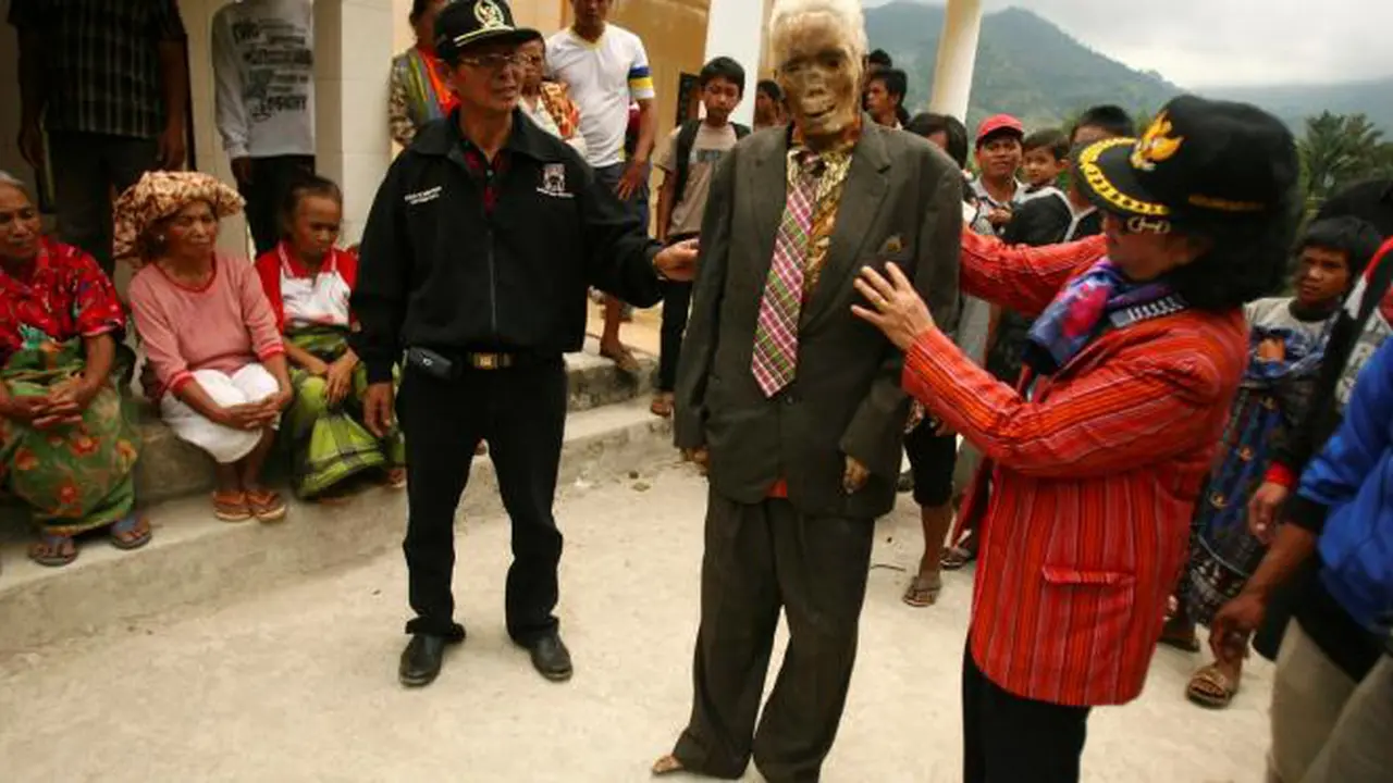 Bertemu Mayat Berjalan di Ritual Ma'Nene Tana Toraja
