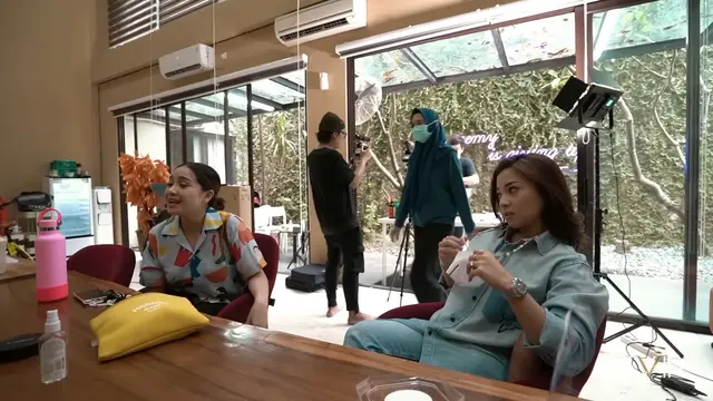 [Fimela] Nikita Willy bertemu Raffi Ahmad dan Nagita Slavina