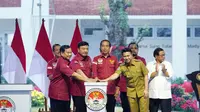 Presiden Joko Widodo (Jokowi) meresmikan Asrama Mahasiswa Nusantara (AMN) di Jalan Jemur Andayani, Siwalankerto, Kecamatan Wonocolo, Kota Surabaya, Jawa Timur (Jatim).