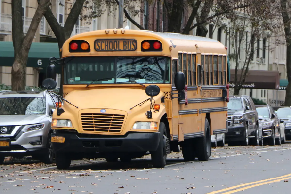 Kisah Perempuan Muslim Indonesia Lakoni Profesi Sopir Bus di AS, Murid-Murid Penasaran Jilbabnya