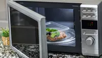 Cari Microwave Oven Low Watt untuk Apartemen? Ini Pilihan yang Wajib Diintip