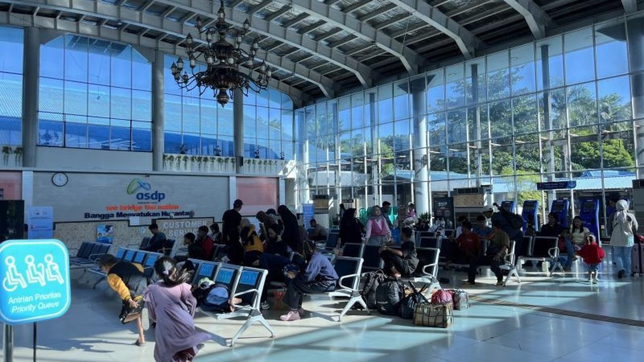 Arus Mudik Lebaran 2026 di Pelabuhan Bakauheni Meningkat, ASDP Imbau Pemudik Waspada Cuaca