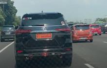 Viral Fortuner Pelat Merah AB 23 Bantu Ambulans Belah Kemacetan, Ini Kata Polisi