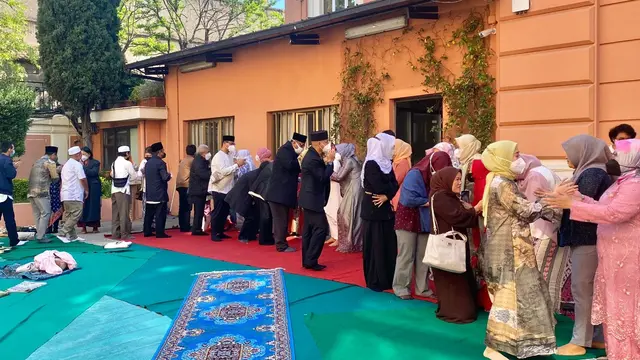 Perayaan Idul Fitri di Roma dirayakan oleh para WNI di sana. (Dok: Kemlu RI)