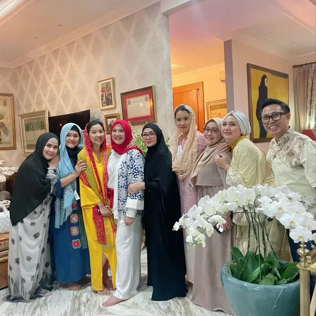 Artis Senior Buka Puasa Ramadhan di Rumah Jenny Rachman (Foto: marcella_zalianty)