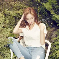 Jessica Jung pun rupanya kualahan mengatur jadwal job menjadi model dunia. Tak khayal ia selalu kebanjiran tawaran menjadi model fesyen ambassador. (viainstagram@jessicasyj/Bintang.com)