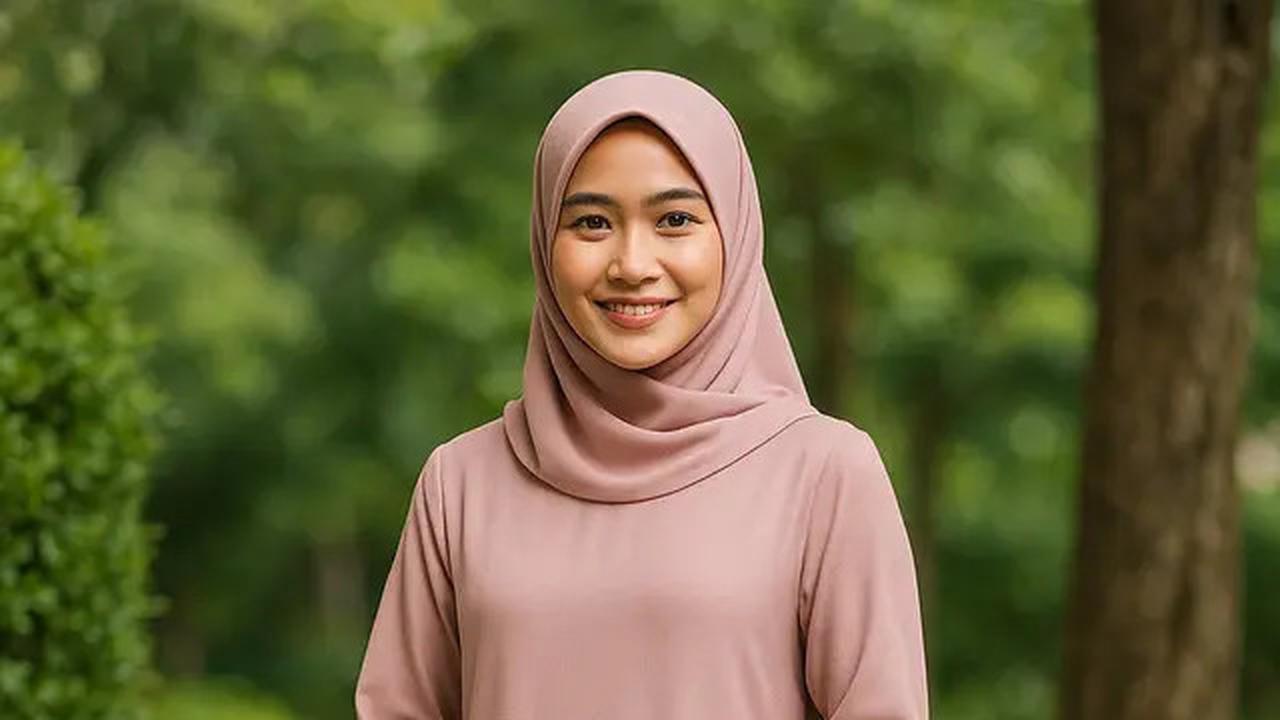 8 Inspirasi Long Dress Lengan Ruffle untuk Ibu-ibu, Bikin Tampilan Awet Muda dan Anggun
