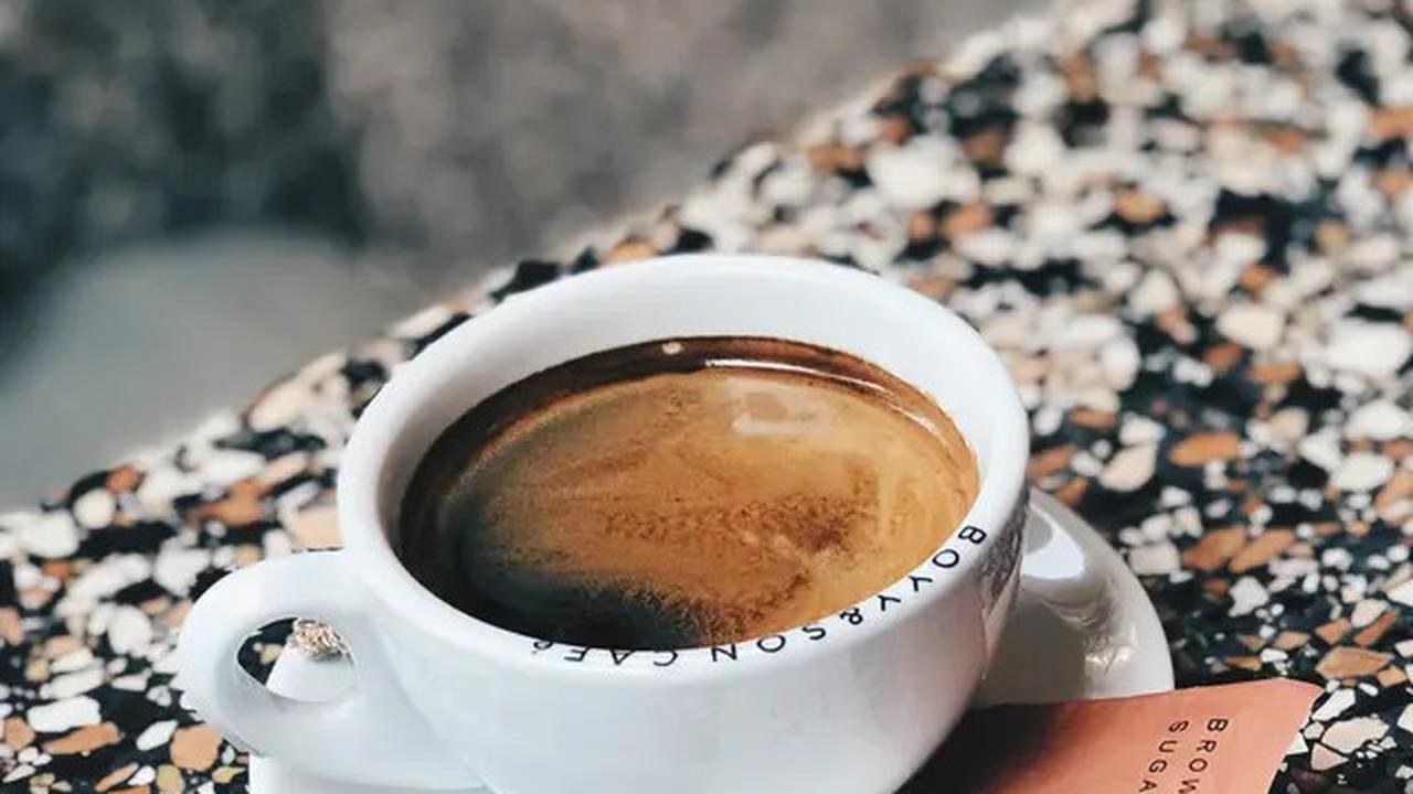 Menggunakan Garam pada Kopi Hitam, Solusi Ampuh Atasi Rasa Pahit