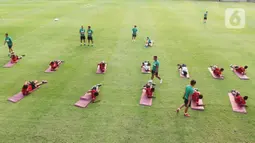 Timnas Indonesia U-23 memulai latihan perdana jelang Piala AFF U-23 2023. (Liputan6.com/Herman Zakharia)