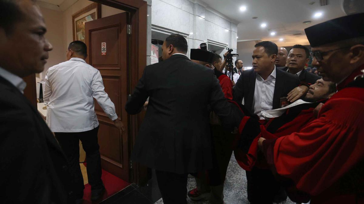 Anwar Usman Ungkap Penyebab 'Tumbang' Usai Kirab Purnabakti di Gedung MK