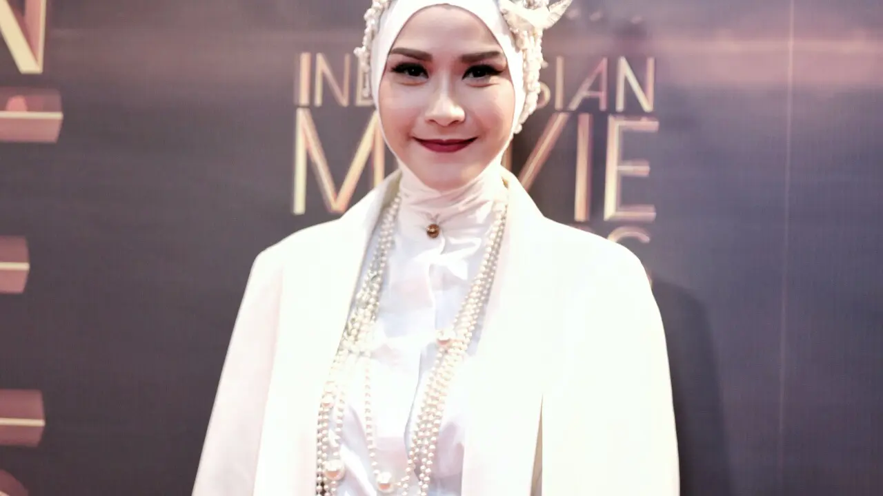 [Bintang] Zaskia Adya Mecca