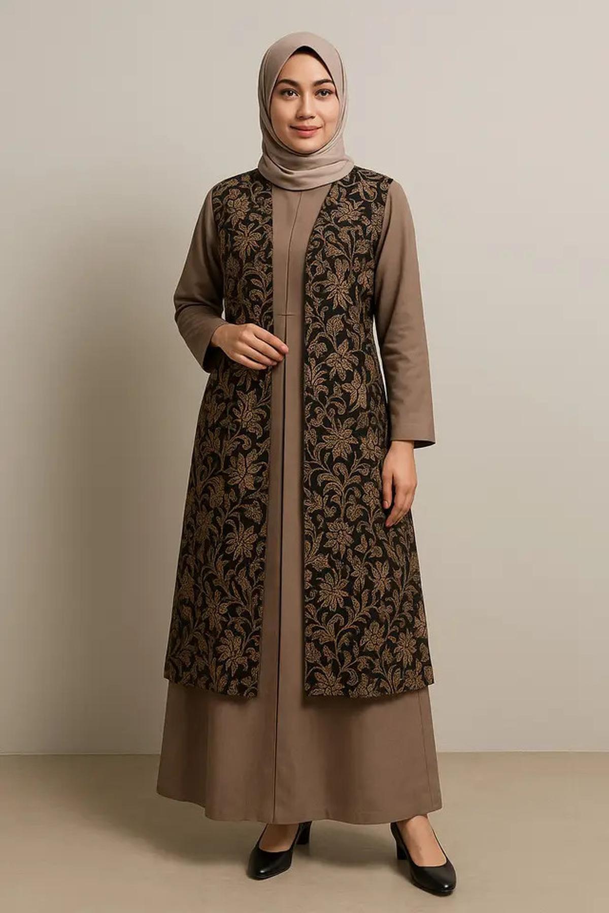 7 Model Gamis Batik Kombinasi untuk Wanita Usia 40-an,Tampil Elegan dan Kekinian