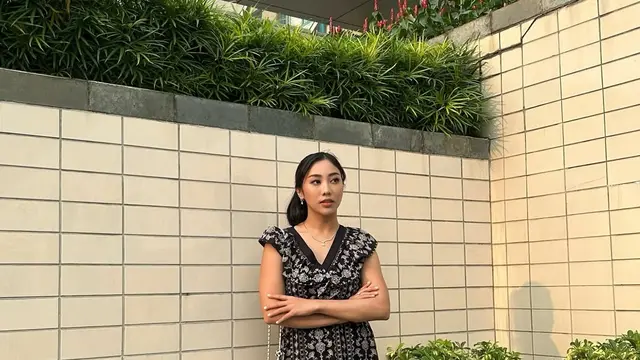 Gaya Winona Willy, Ibu Dua Anak yang Tetap Stylish di Setiap Momen