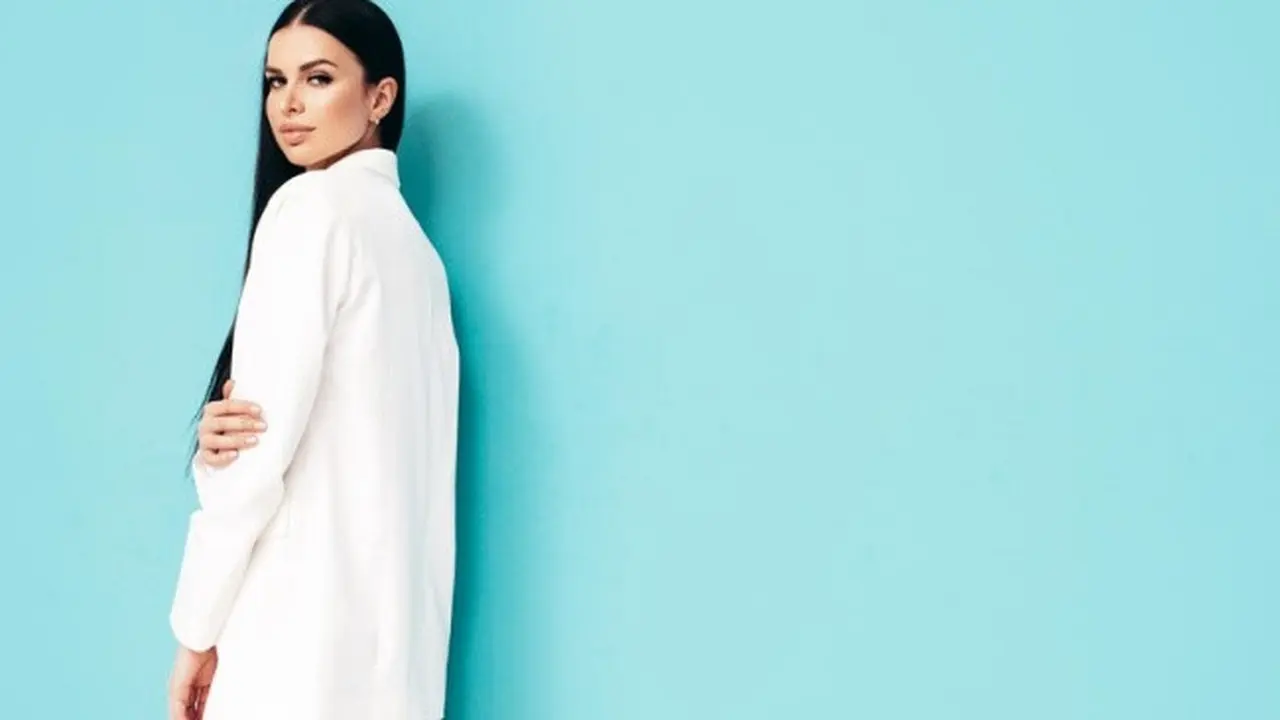 Blus Tunik (credit: halayalex/freepik)