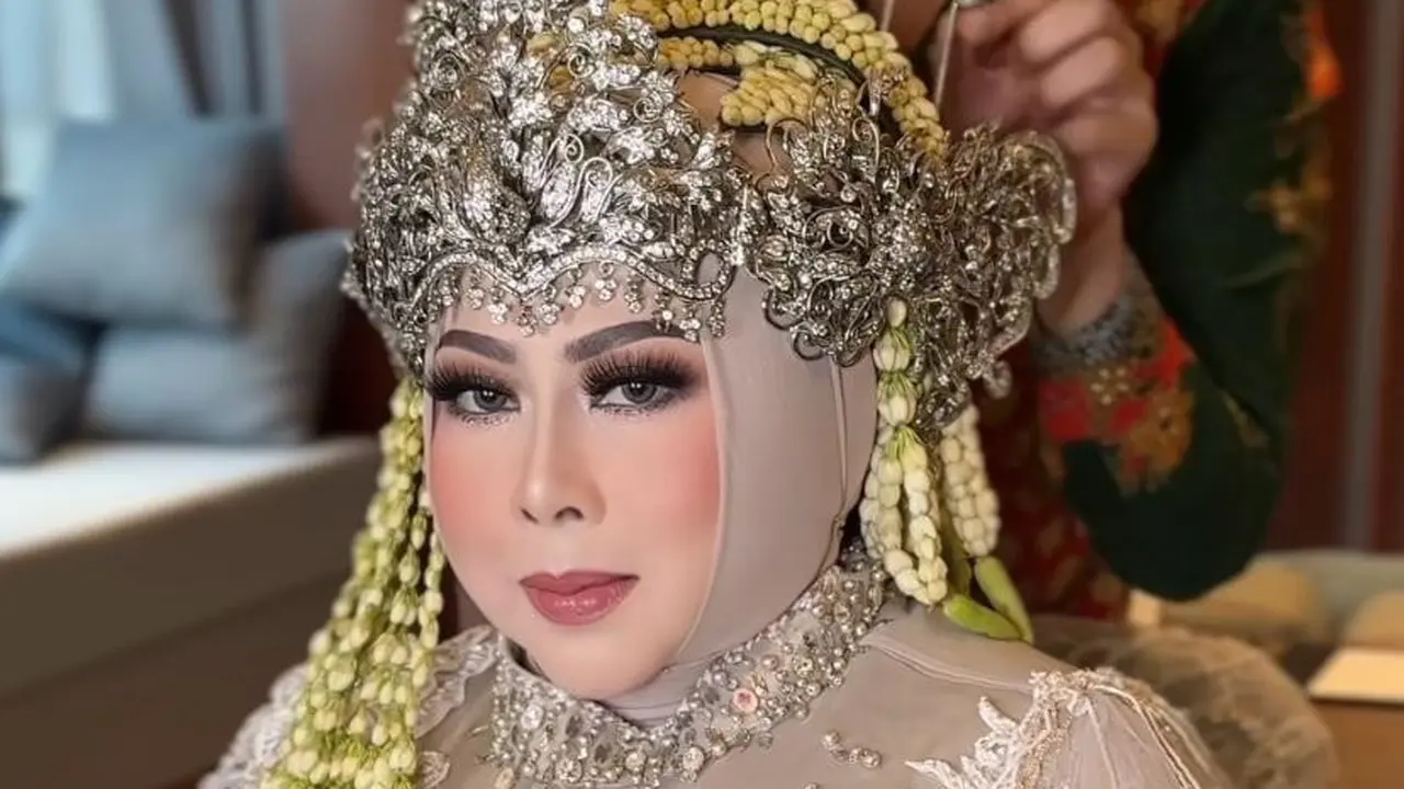 6 Potret Pernikahan Anak Kedua Wakil Presiden Ma’ruf Amin, Tampil Menawan Dibalut Kebaya Modern