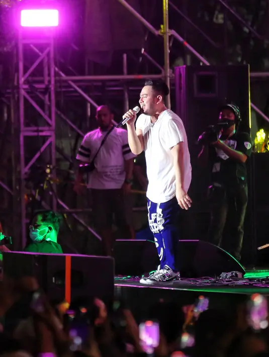 <p>Aksi panggung King Nassar di Synchronize Fest 2022 (foto: Adrian Utama Putra)</p>