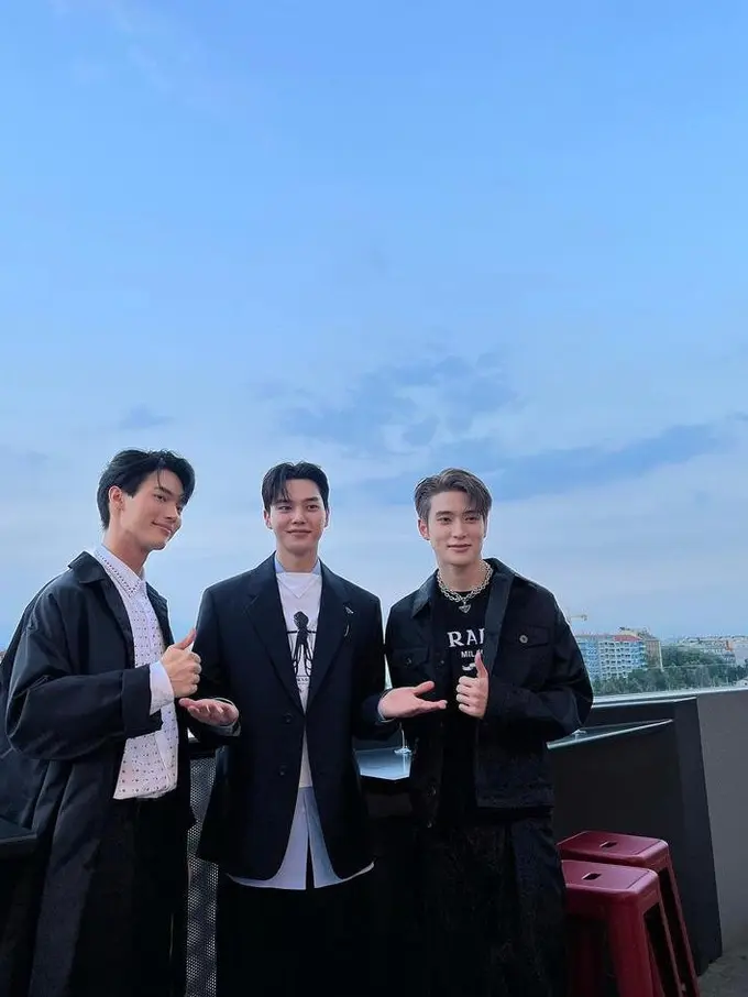 Triple Kill Visual, Intip Gaya After Party Song Kang, Jaehyun NCT, dan Win Metawin di Prada SS23 Italia