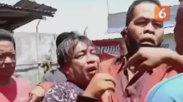 Pekumpulan sopir truk keroyok preman yang kerap memeras (Liputan6.com/Istimewa)