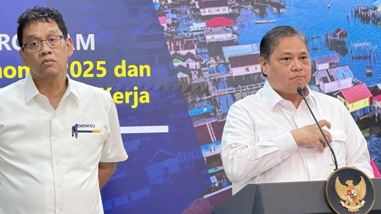 Menko Bidang Perekonomian Airlangga Hartarto umumkan pemerintah membuka program magang bagi lulusan baru atau fresh graduate.