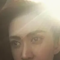 Foto-foto mesra Zack Lee dengan wanita lain beberapa kali beredar di jejaring sosial, kejadian itu mengisyaratkan adanya masalah dalam rumah tangga Zack dan Nafa.