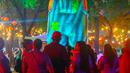 Di beberapa negara, seperti Meksiko, Halloween berbaur dengan perayaan Día de los Muertos (Hari Orang Mati), yang menghormati roh leluhur dengan altar dan perayaan penuh warna. (Julio Cesar AGUILAR/AFP)