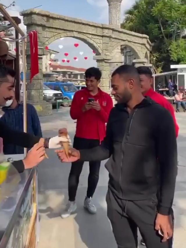 Bek Timnas Indonesia, Marckho Meraudje.