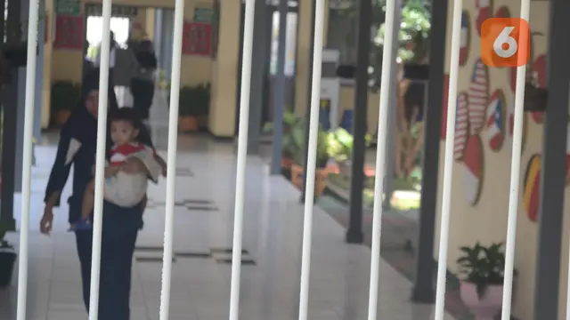 Para Narapidana Wanita Mengasuh Bayi Mereka di dalam Penjara