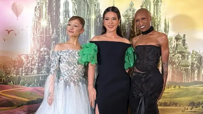 Gaya Elegan Serba Brand Lokal Raisa Hadiri Premiere Wicked di Singapura, Curi Atensi Foto Bareng Ariana Grande dan Cynthia Erivo