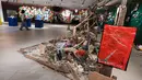 Beragam karya seni rupa kontemporer ditampilkan dalam pameran Jakarta Biennale 2026 bertajuk “KEBAL” di Gedung Trisno Soemardjo, Taman Ismail Marzuki (TIM), Cikini, Jakarta Pusat, Jumat (9/10/2026). Pameran ini merefleksikan ketahanan dan identitas kelas pekerja serta masyarakat urban. (KLY/Budy Santoso)