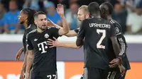 Skuad Bayern Munchen merayakan gol Nicolas Jackson ke gawang Pafos FC Rabu (1/10/2025) (AP Photo/Petros Karadjias)