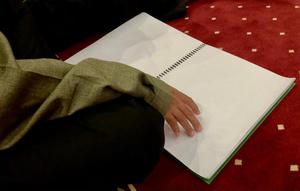 Sambut Hari Disabilitas Internasional, Ratusan Penyandang Disabilitas Netra Baca Al Quran Braille Bersama di Masjid Istiqlal Kamis (1/12/2022) Foto: Liputan6.com/Ade Nasihudin.