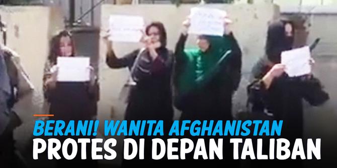 VIDEO: Aksi 4 Wanita Afghanistan Protes di Depan Pejuang Taliban