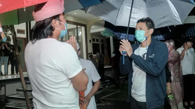 Menparekraf Sandiaga Salahuddin Uno bertemu  Kepala Dinas Pariwisata Bali, I Putu Astawa, serta para pengusaha dari Hipmi dan Kadin.