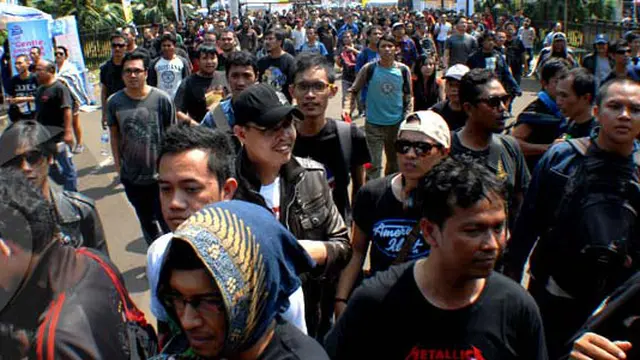 Banjir Pedagang di Kerumunan Fans Metallica