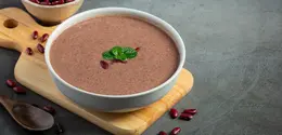 Kacang merah mengandung serat tinggi yang menjaga perut kenyang lebih lama. [Dok/Freepik.com/jcomp].