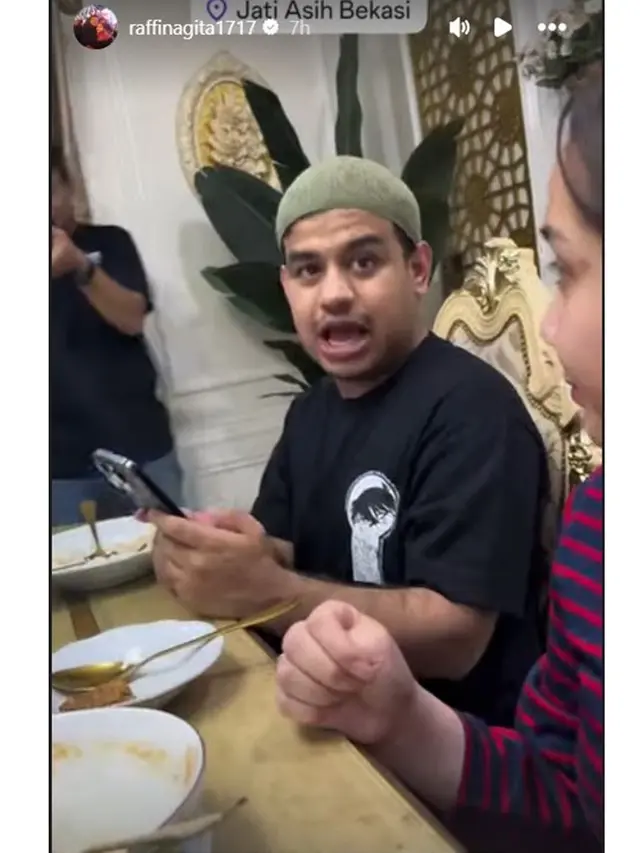 6 Momen Sahur Bareng Keluarga Raffi Ahmad di Rumah Pak Muh, Rayyanza Ikut