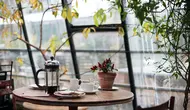 Ilustrasi kafe. (dok. Unsplash.com/Kris Atomic)