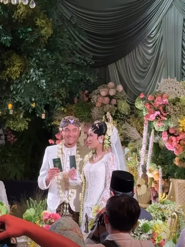 Pernikahan Anak Dede Yusuf, Alifiya Arkana dan Khalifah Alkays (Foto: Instagram Alifiya)