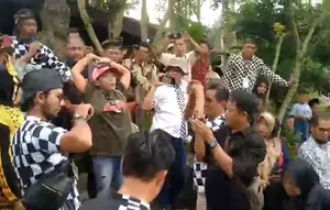 Viral Warga Kecewa Jokowi Batal ke Lampung Timur, Tolak Bingkisan Sembako
