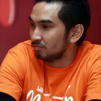 Amec juga sharing dengan Naga vokalis Lyla yang sudah lebih dulu merasakan dunia layar lebar. Meski menjadi cowok melambai, para penggemar tetap mendukung lelaki berusia 28 tahun ini. (Deki Prayoga/Bintang.com)