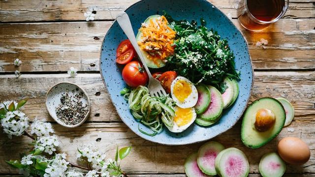 Mengenal Diet Sirtfood yang Sukses Bikin Adele Lansing ...