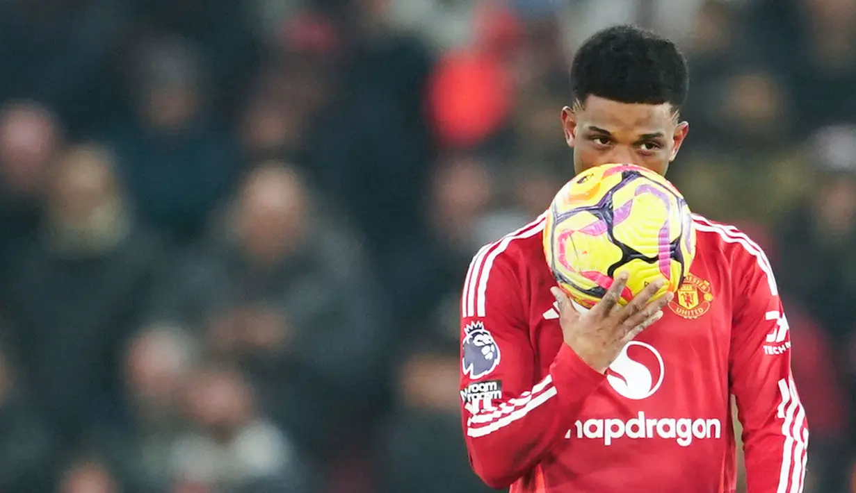 Gol-gol tersebut membuat Amad kini telah mencetak enam gol dan enam assist bagi Man United, terbanyak dari semua pemain lain. (AP Photo/Dave Thompson)