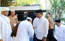 Wali Kota Tangerang Ajak Masyarakat Kelola Sampah Jadi Ladang Amal, Tutup Botol Plastik Bisa Jadi Furnitur!