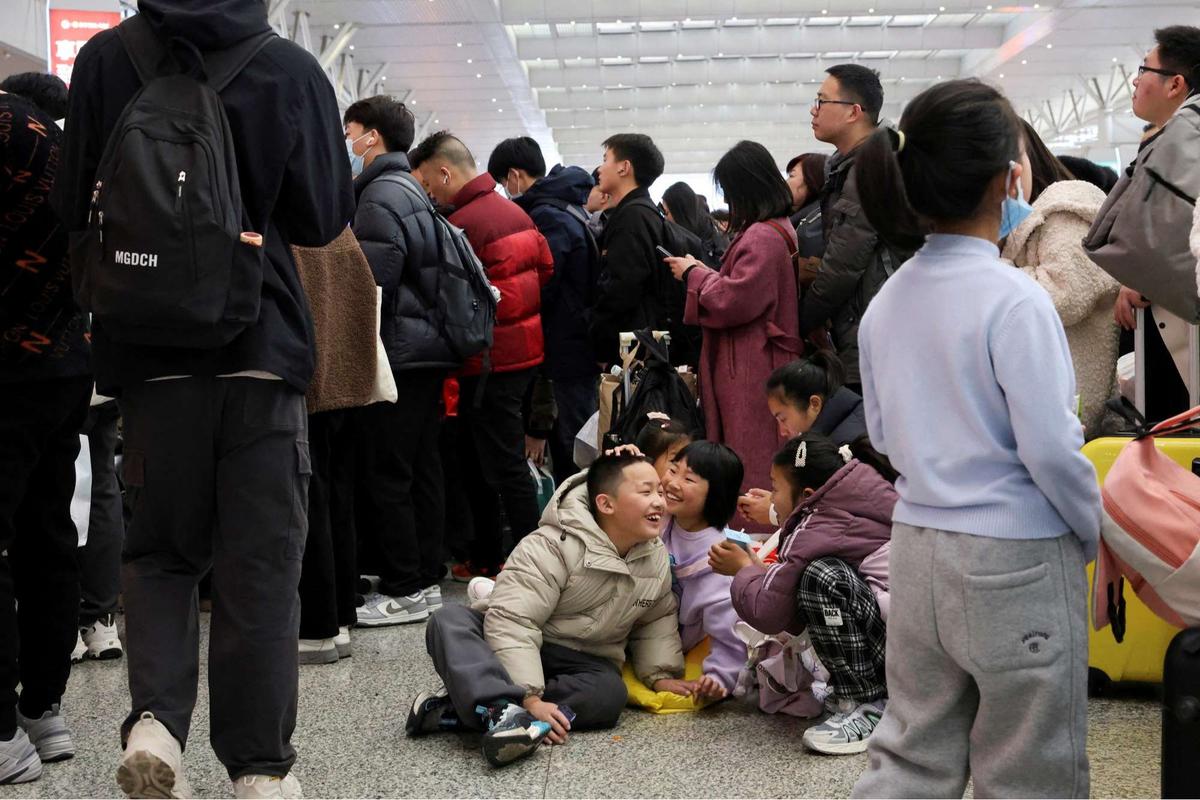 Mudik Imlek 2025 di China Tembus 9 Miliar Perjalanan