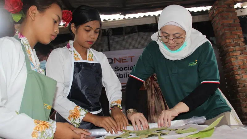 QNET Hadirkan Kegembiraan di Sekolah Darurat Kartini